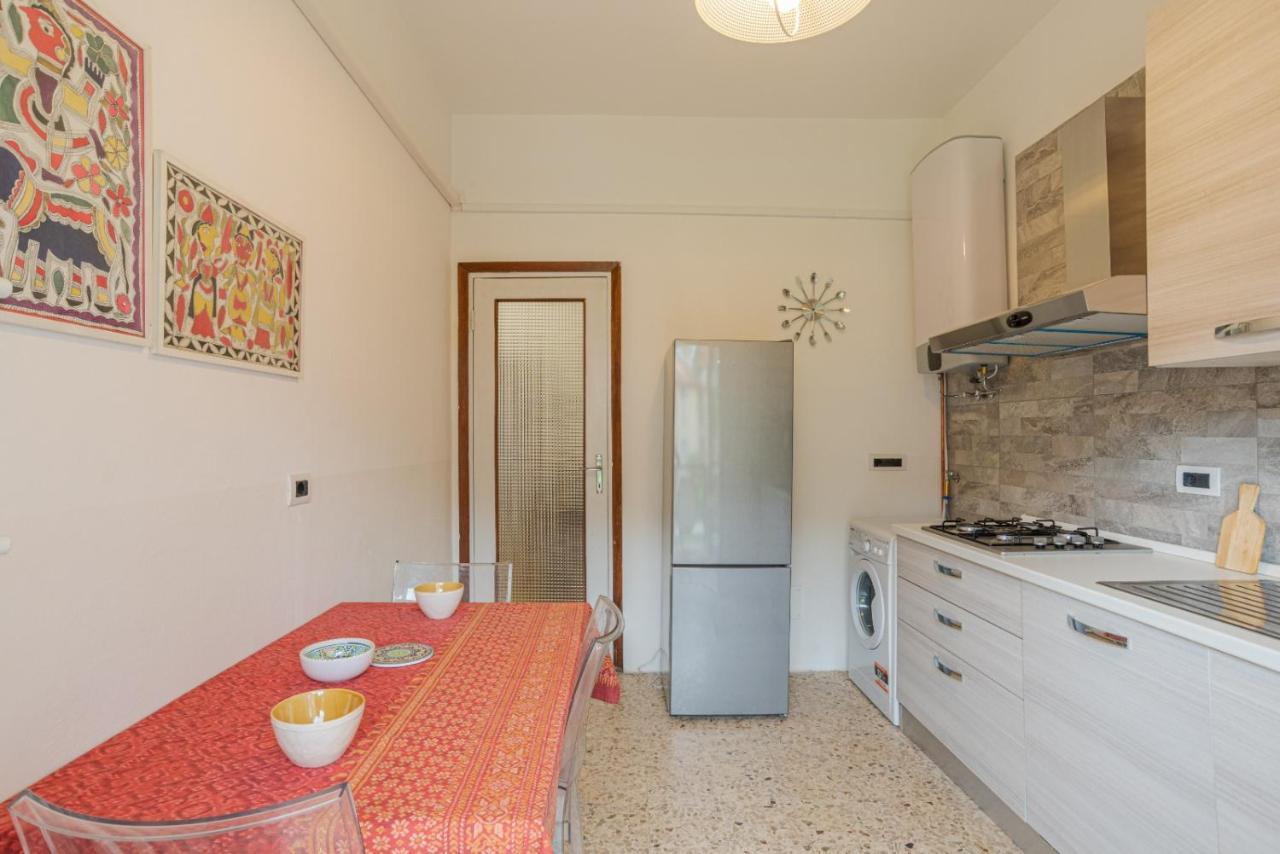 Lovely & Quiet Apartment - With Balcony & Parking Como Buitenkant foto