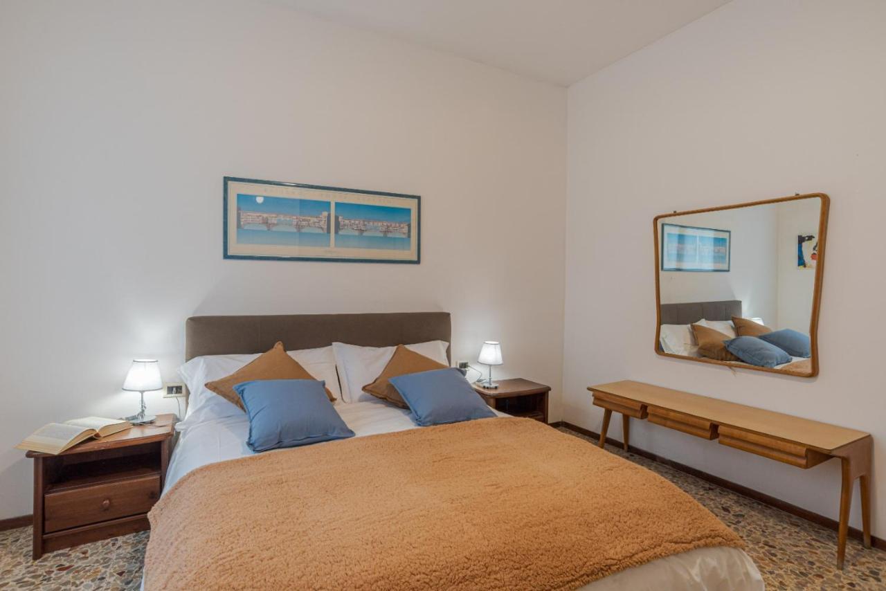 Lovely & Quiet Apartment - With Balcony & Parking Como Buitenkant foto