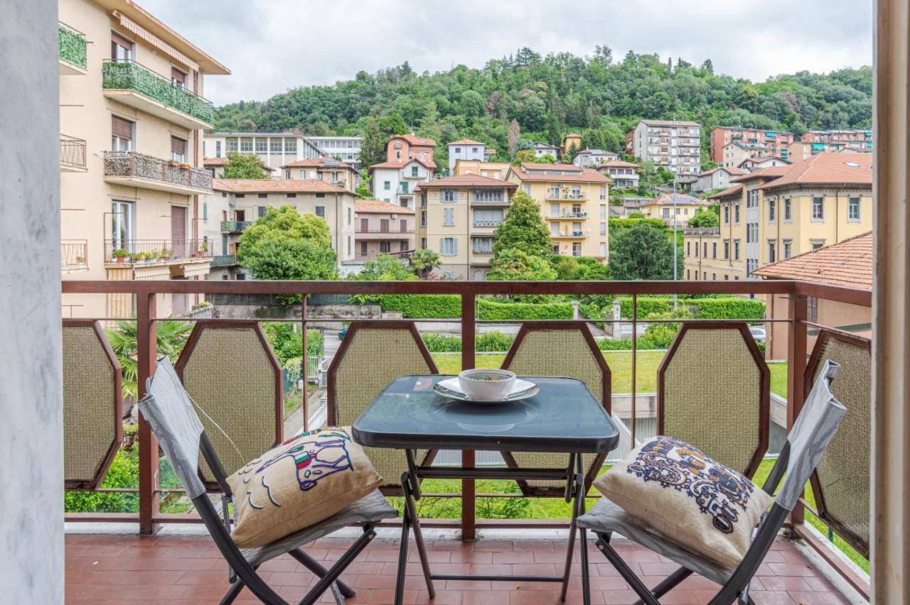 Lovely & Quiet Apartment - With Balcony & Parking Como Buitenkant foto